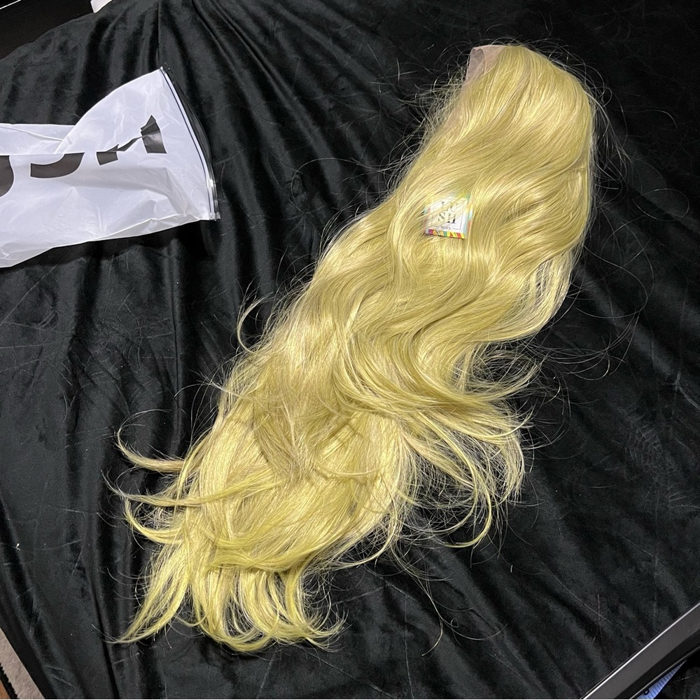 NWT Grey & Green Lace Front Wig